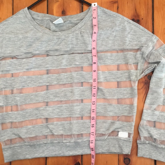 Veto Moda Grey Crop Striped/Sheer Shirt Size M - Picture 5 of 8